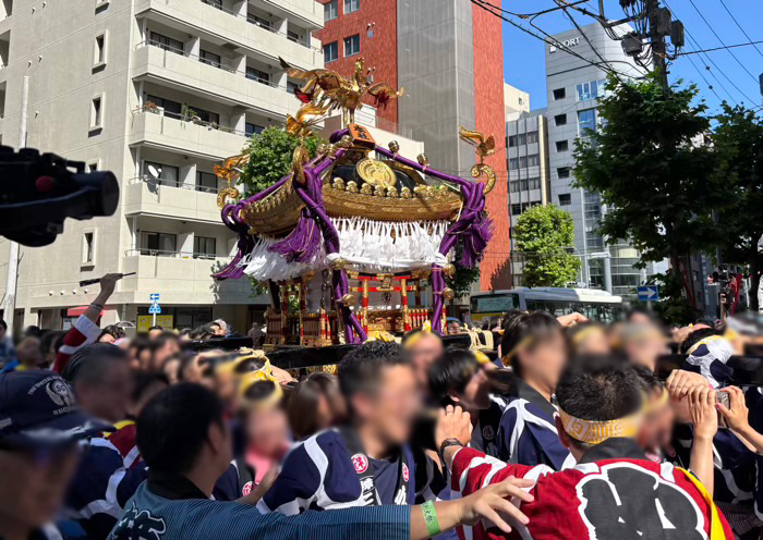日本橋　小網神社　例大祭（神輿渡御）