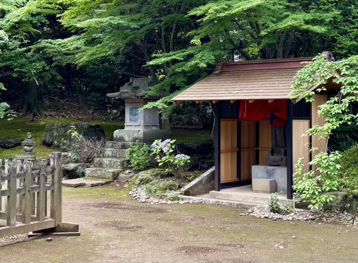 世田谷 大谿山 豪徳寺 三重塔