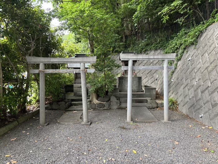 相州藤沢白旗神社　稲荷社