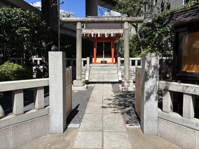 日本橋　兜神社
