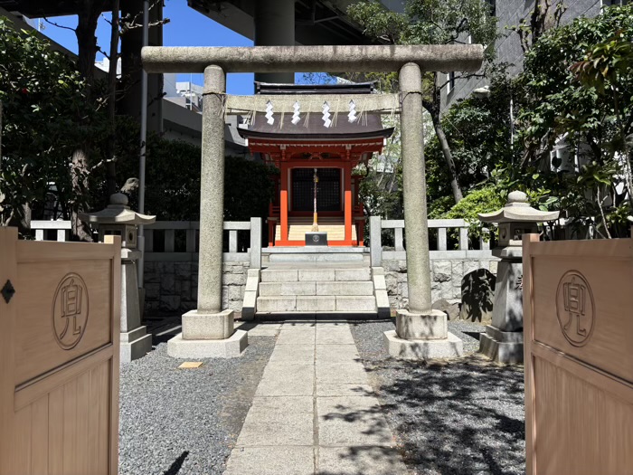 日本橋　兜神社