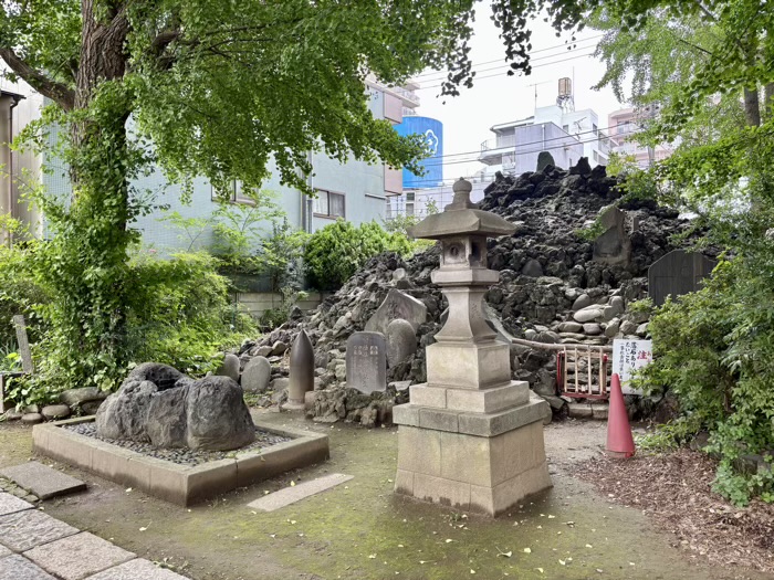 江東区 富賀岡八幡宮 砂村富士(富士塚)