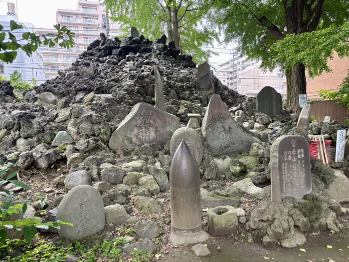 江東区 富賀岡八幡宮 砂村富士(富士塚)