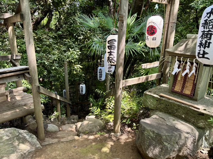 早稲田　水稲荷神社　富士祭り（富士塚）　下山道