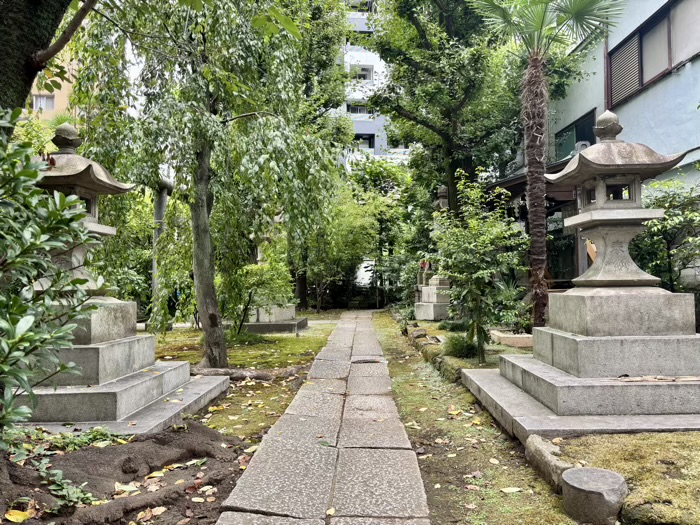 新川　於岩稲荷田宮神社