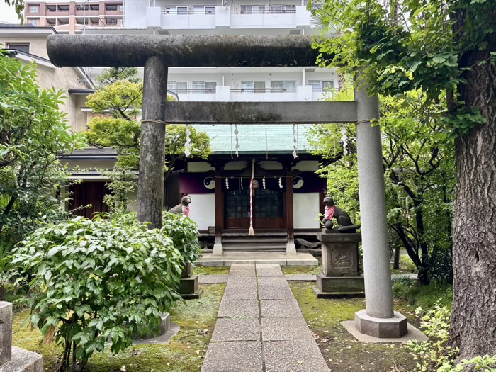新川　於岩稲荷田宮神社
