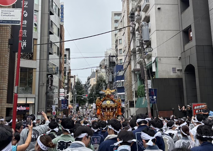 港区　十番稲荷神社　例大祭　宮神輿渡御